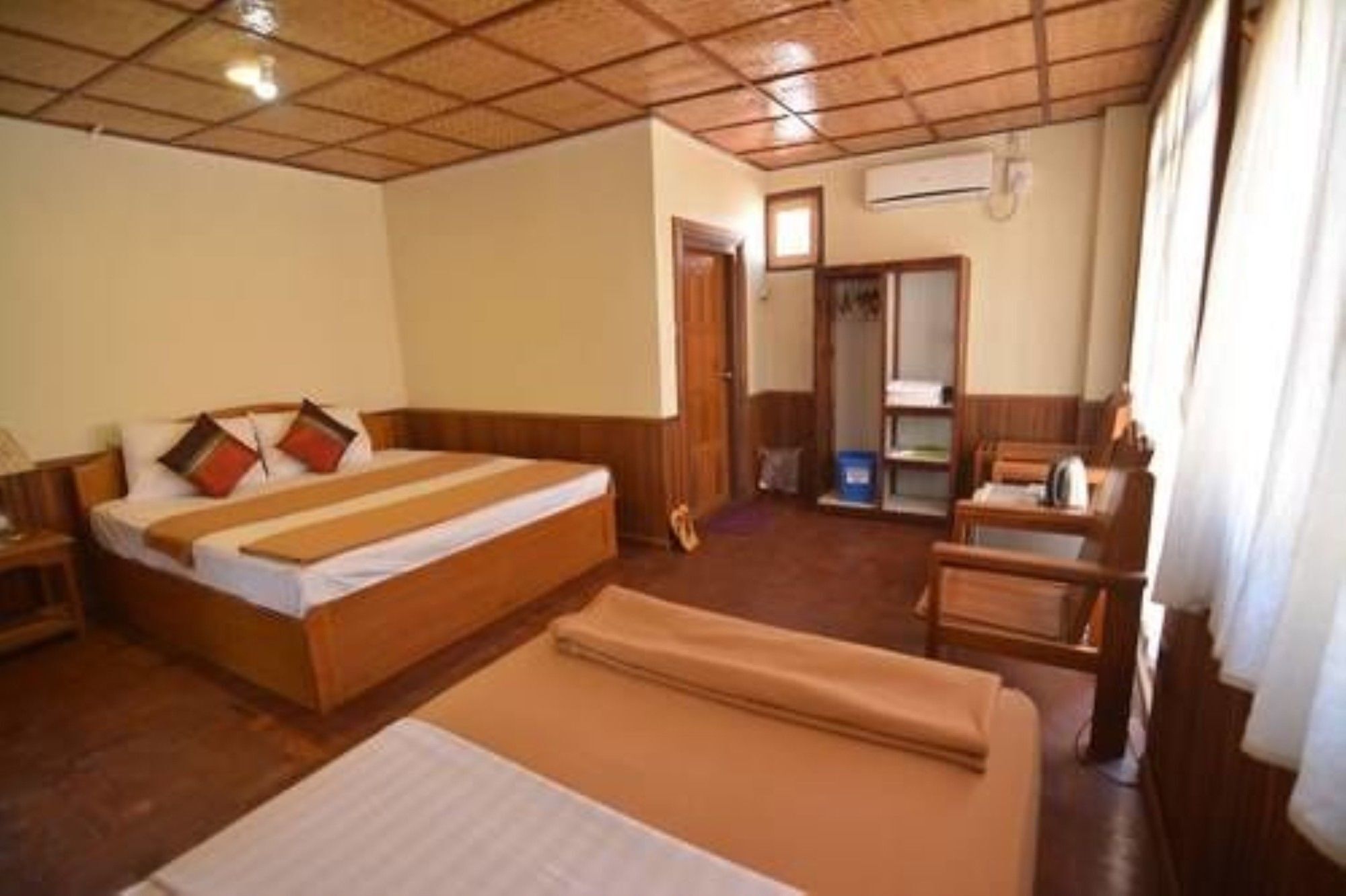 Three Seasons Inn & Spa Nyaung Shwe Exterior photo