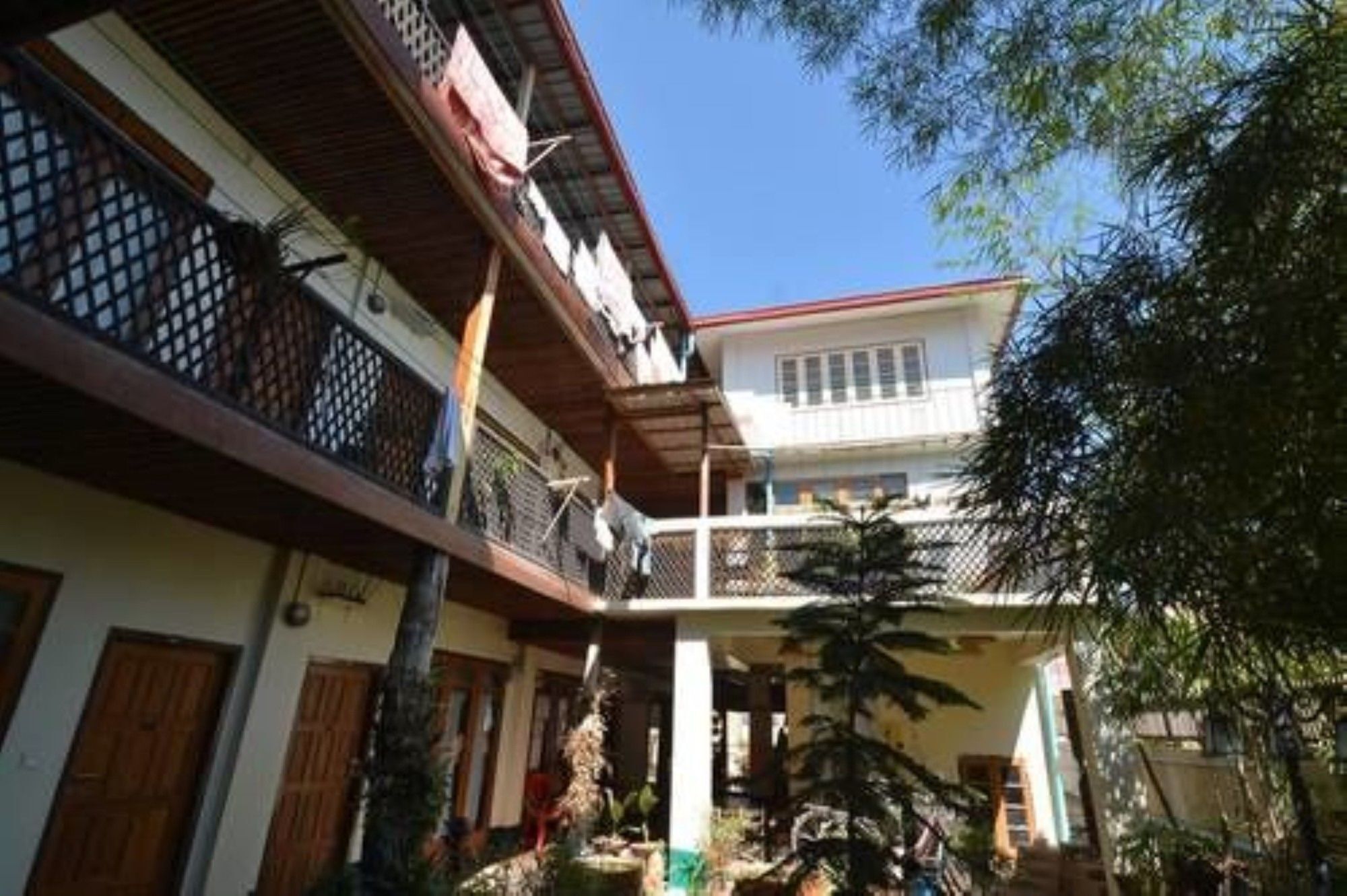 Three Seasons Inn & Spa Nyaung Shwe Exterior photo